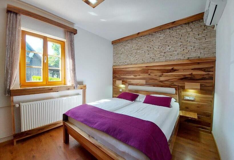 اتاق سوپریور, Plitvice Ethno House