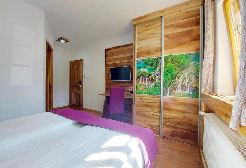 اتاق سوپریور, Plitvice Ethno House