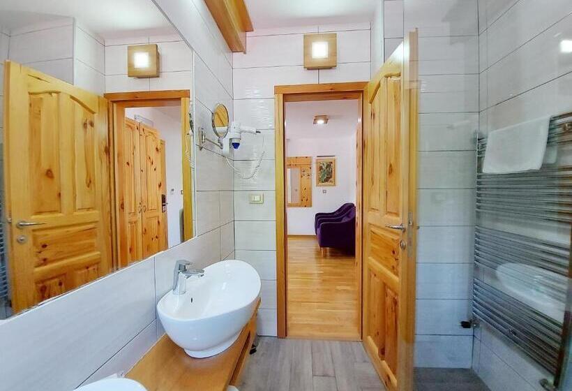 اتاق سوپریور چهار تخته, Plitvice Ethno House