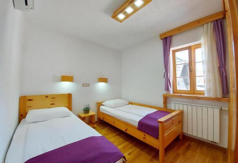 اتاق سوپریور چهار تخته, Plitvice Ethno House