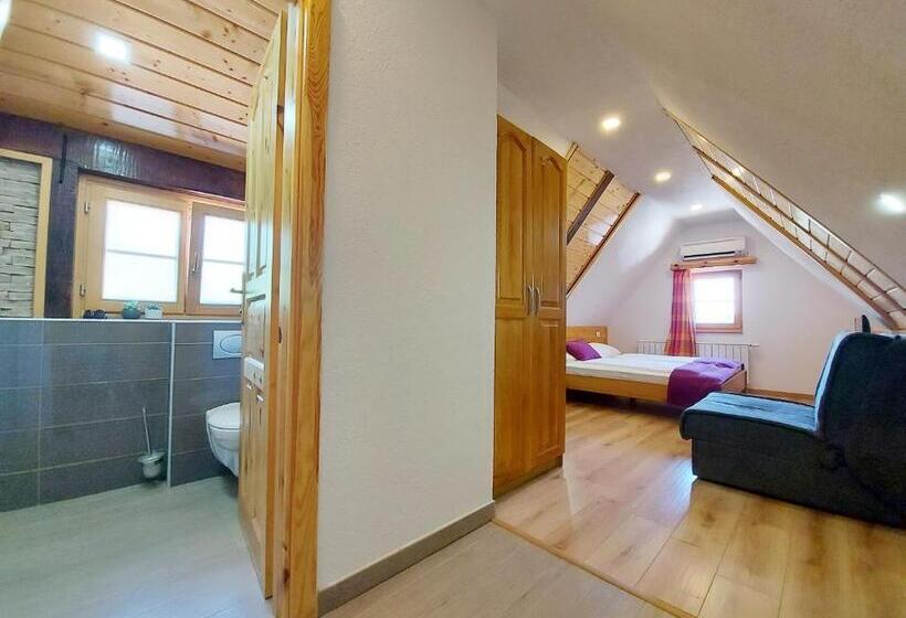 اتاق اکونومی, Plitvice Ethno House