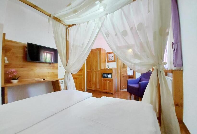 اتاق لوکس, Plitvice Ethno House