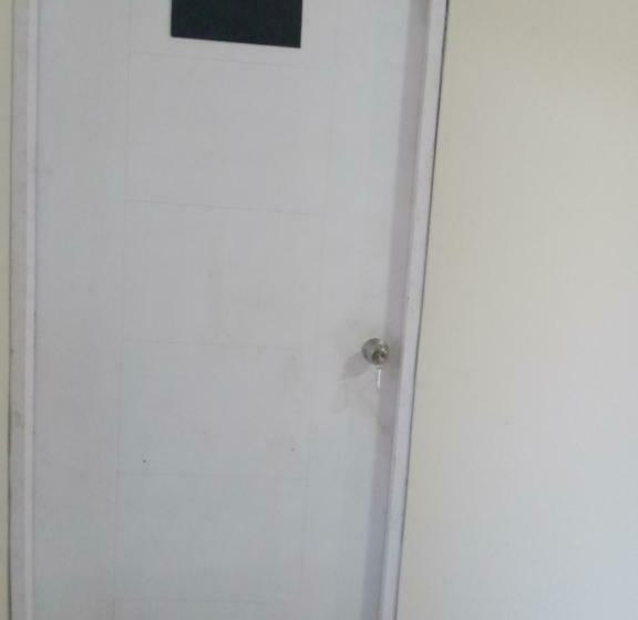 Семейный Номер, Hostal Brisas Calobrenas