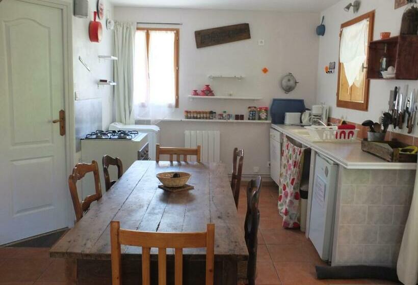 Дом 2 Спальни, Gîte Et Chambres D Hôtes   Sur Le Chemin Des Sens