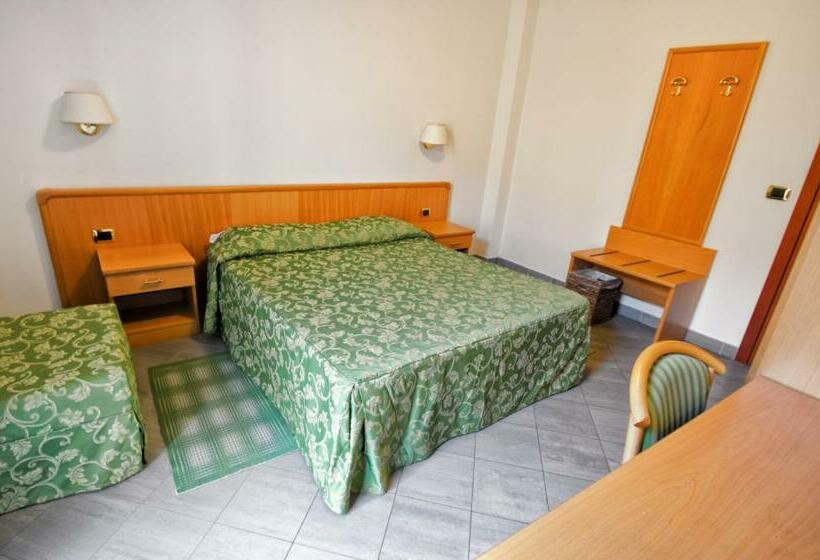 스탠다드 트리플 룸, Albergo La Veranda