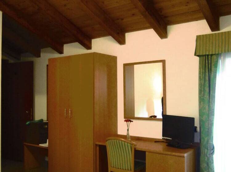 4인용 스탠다드 룸, Albergo La Veranda