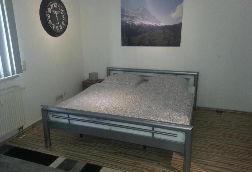 Апартаменты 3 Спальни, Apartment Marx