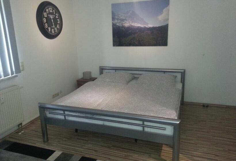 Апартаменты 3 Спальни, Apartment Marx