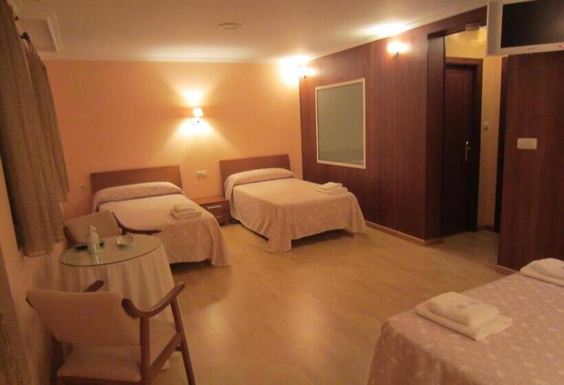 Четырехместный Номер Стандарт, Hostal Conde Rey