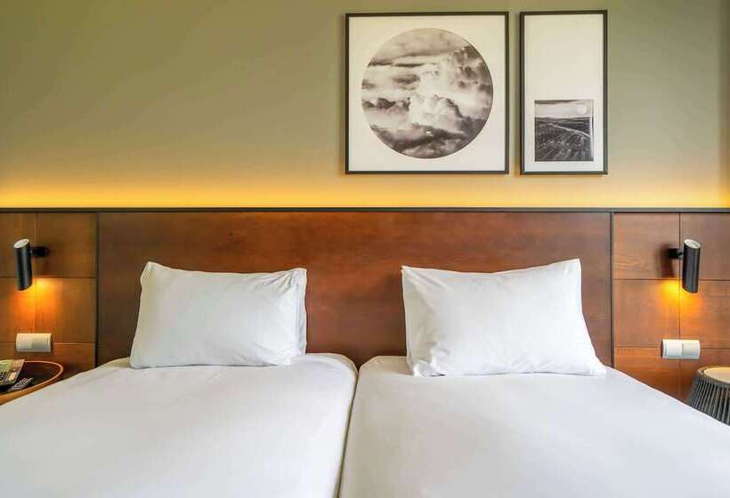 اتاق استاندارد با چشم‌انداز باغ, Dolce by Wyndham Barcelona Resort