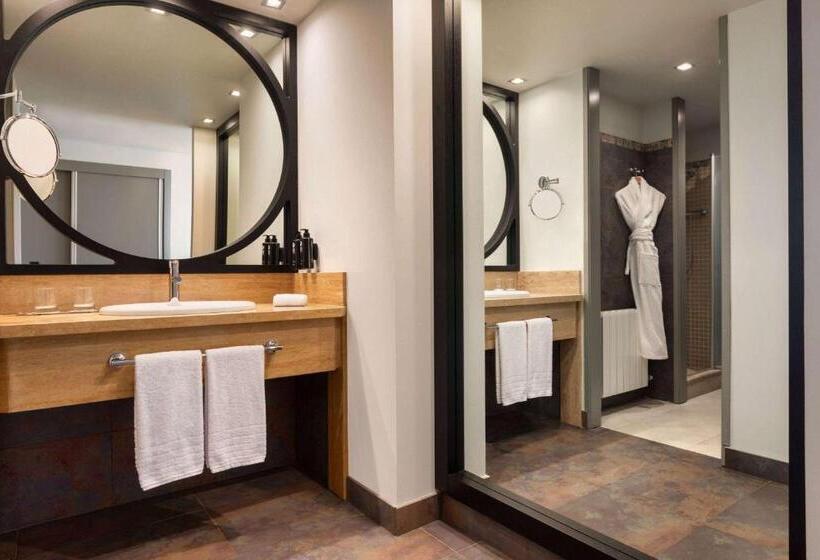 اتاق استاندارد با تخت بزرگ, Dolce by Wyndham Barcelona Resort