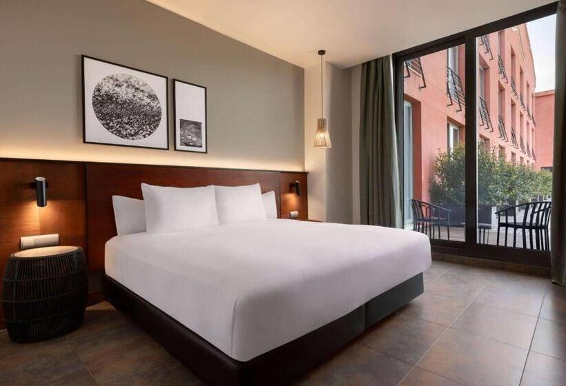 اتاق استاندارد با تخت بزرگ برای معلولان, Dolce by Wyndham Barcelona Resort