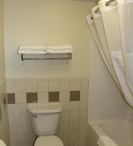 اتاق استاندارد با تخت بزرگ برای معلولان, Americinn By Wyndham Cedar Rapids Airport