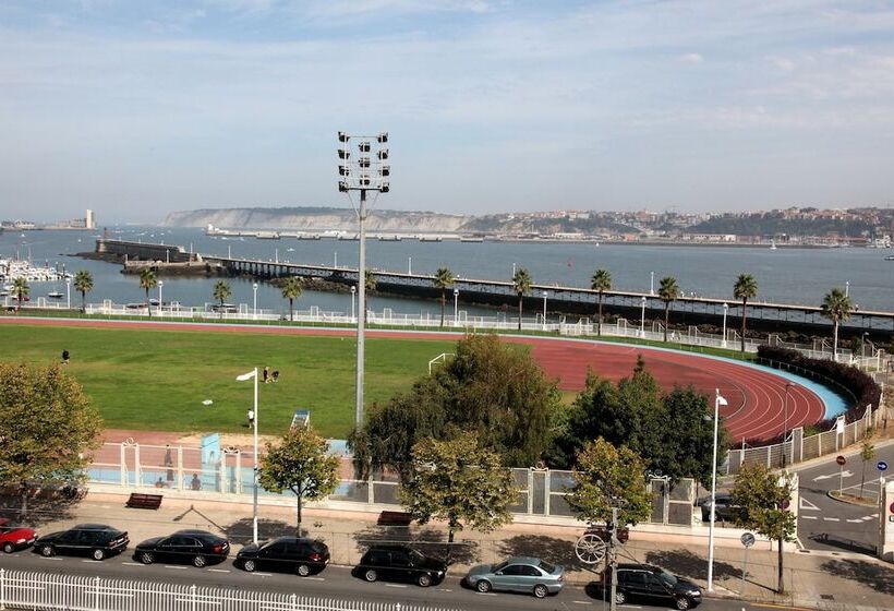 سوییت جونیور با چشم‌انداز دریا, Urh Palacio De Oriol