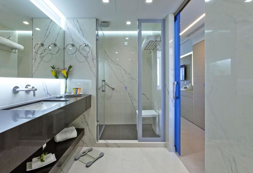 Номер Deluxe Вид на Море, Neptune Luxury Resort
