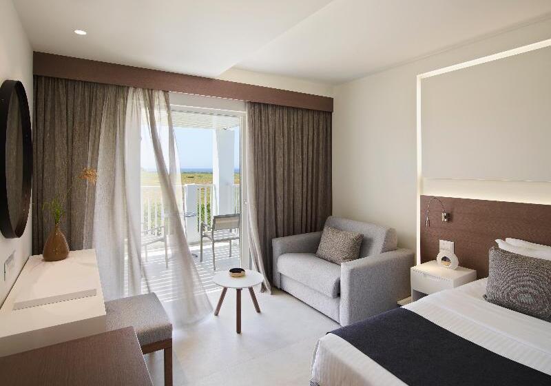 Семейный Номер Deluxe, Neptune Luxury Resort