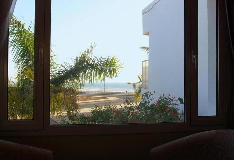 Вилла 2 Спальни Вид на Море, Al Jar Resort   Families Only