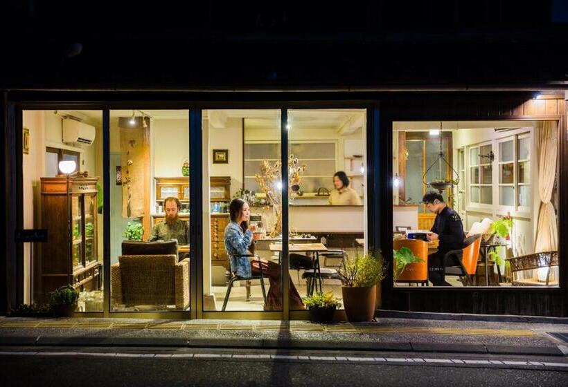 标准四人间共用浴室, Guest House Kura