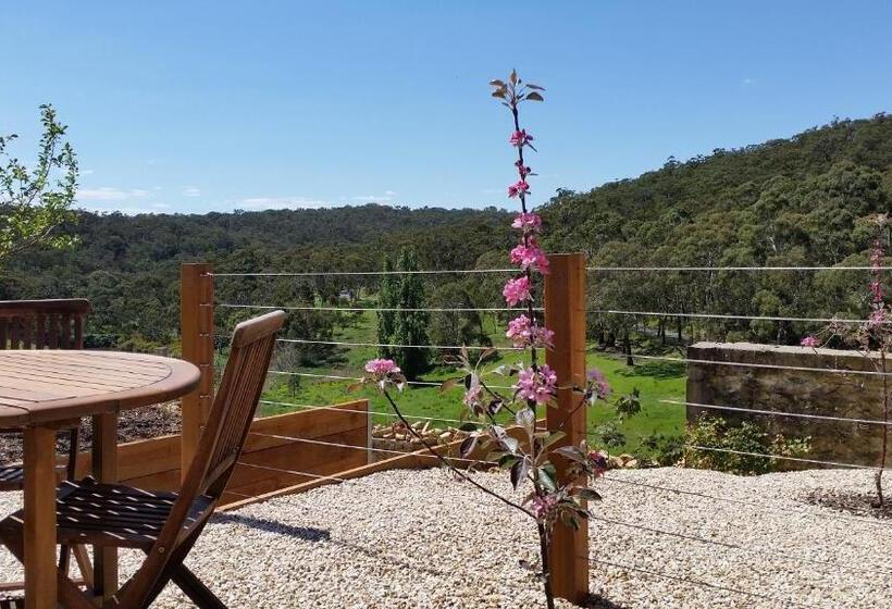 디럭스 스튜디오, Morialta Barns