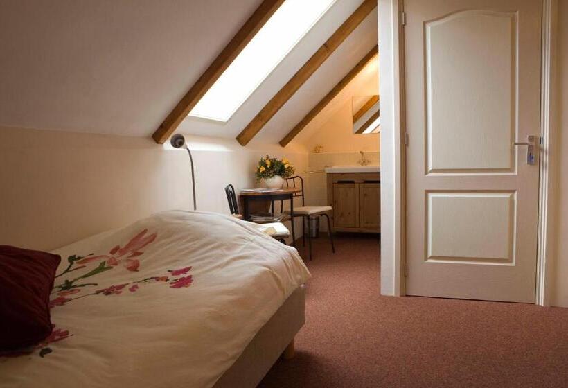 标准单人间共用浴室, Bed & Breakfast Onder Dak