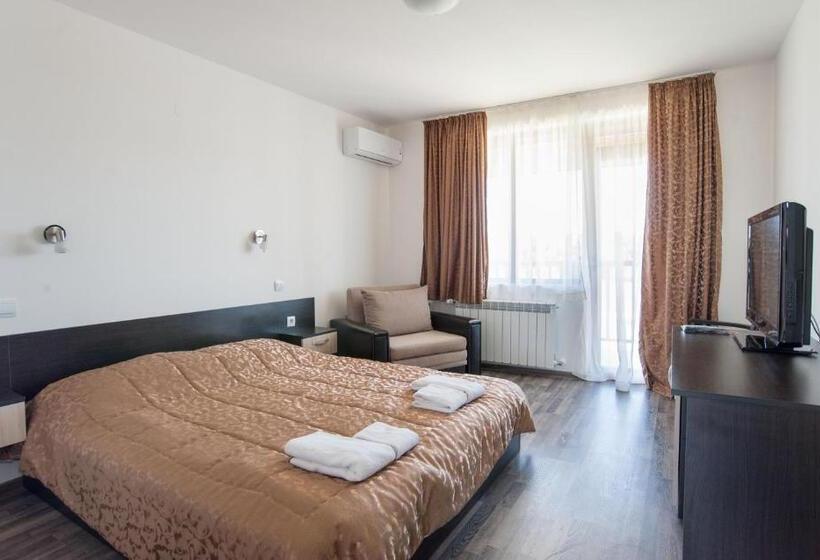 Трехместный Номер Стандарт с Балконом, Villa Trakia