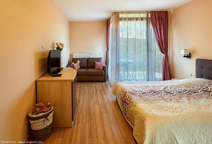 Номер Deluxe с Балконом, Lakata Guest House