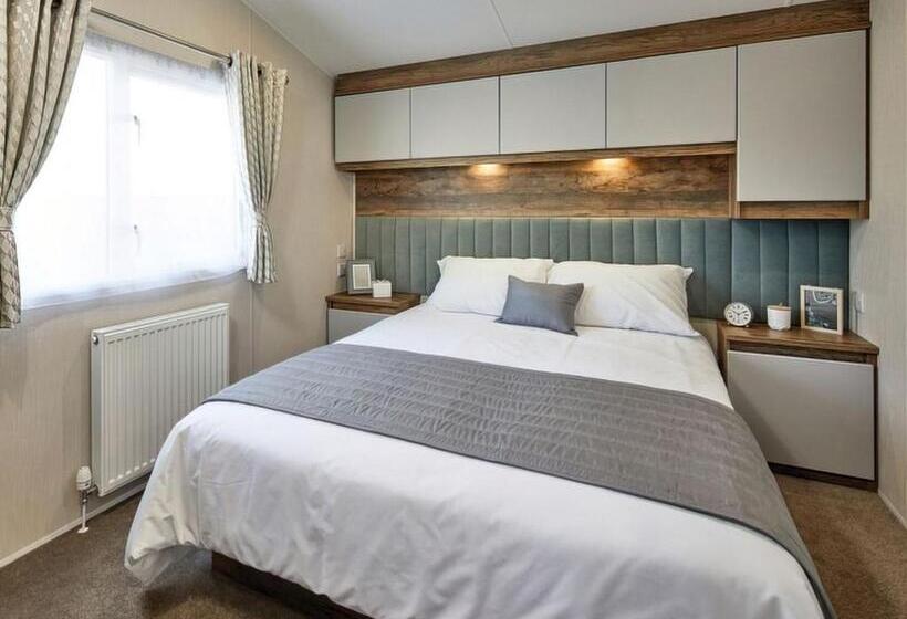 Дом 3 Спальни, Wild Rose Holiday Park