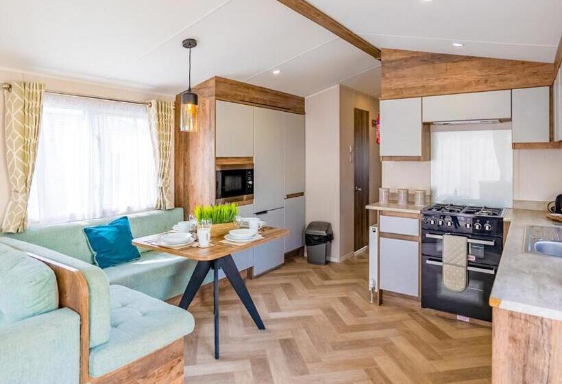 Дом 2 Спальни, Wild Rose Holiday Park