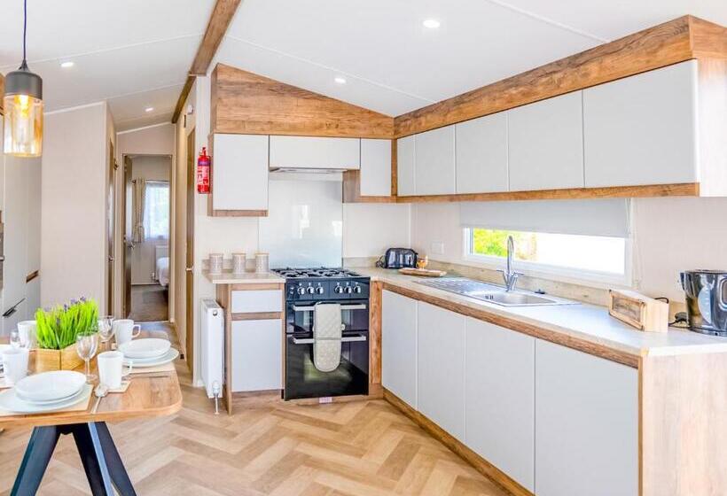 Дом 2 Спальни, Wild Rose Holiday Park