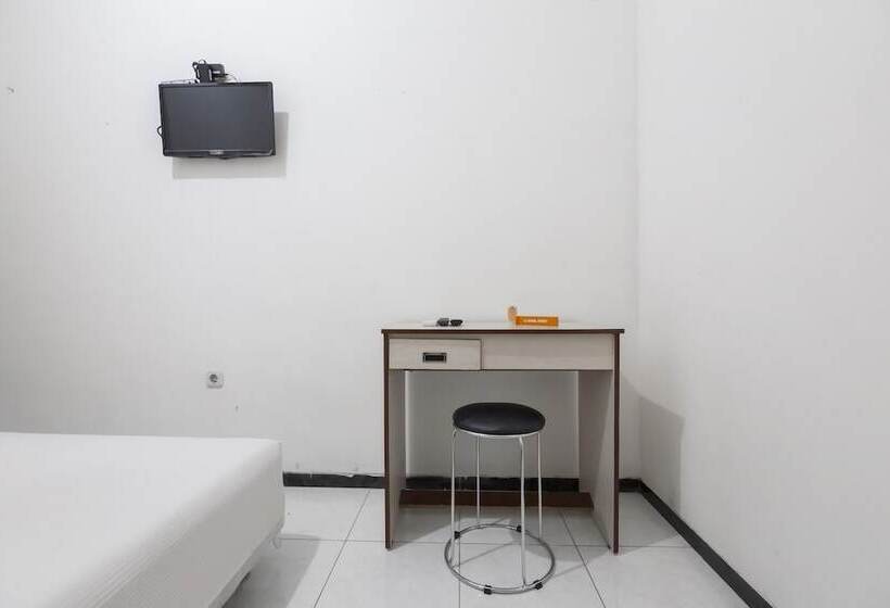 Номер Deluxe, Koolkost Near Universitas Diponegoro Semarang