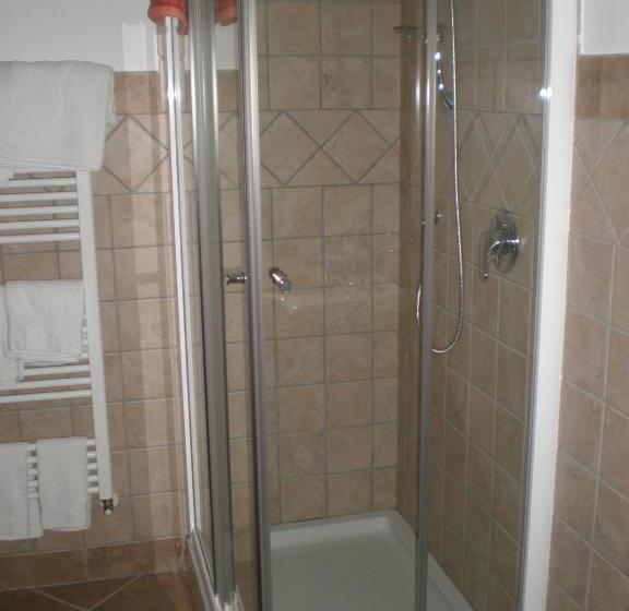 家庭房间共用浴室, Orchidea Selvatica B&b