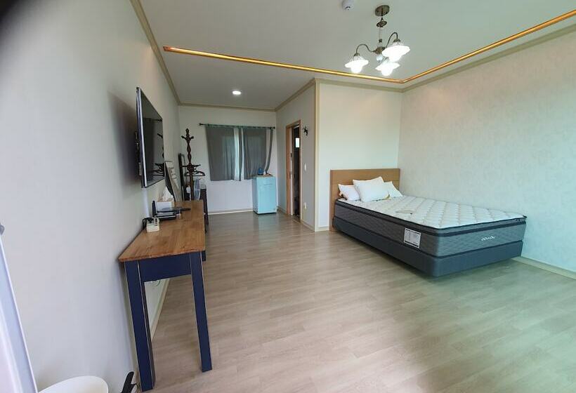 스탠다드 싱글 룸 싱글침대, Wind Jeju Cafe & Pension