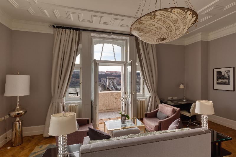 سوئیت با چشم‌انداز رودخانه, Four Seasons Hotel Gresham Palace Budapest