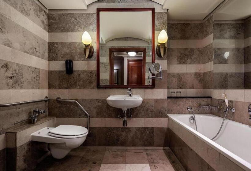 Номер Классика Кровать Кинг, Sheraton Pretoria