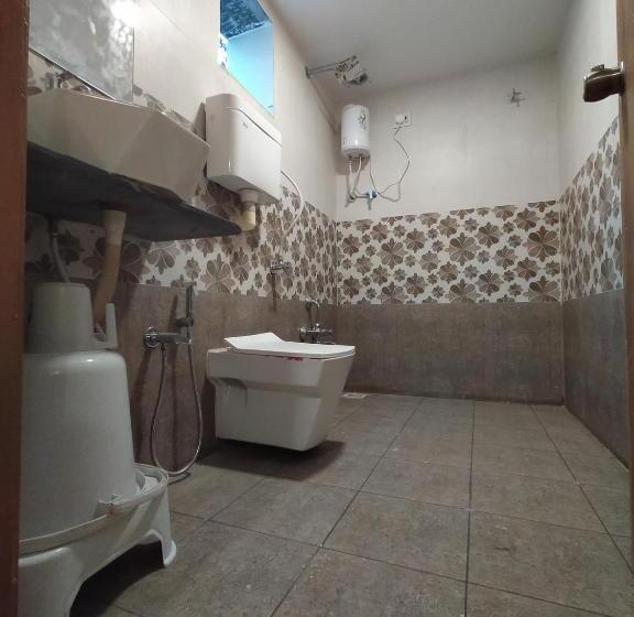 Трехместный Номер Классика, Neelkamal