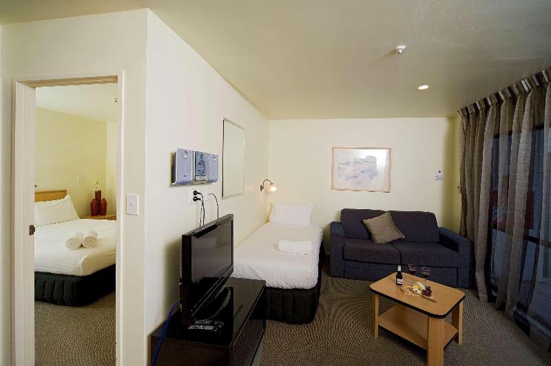 Люкс, Best Western Ellerslie International