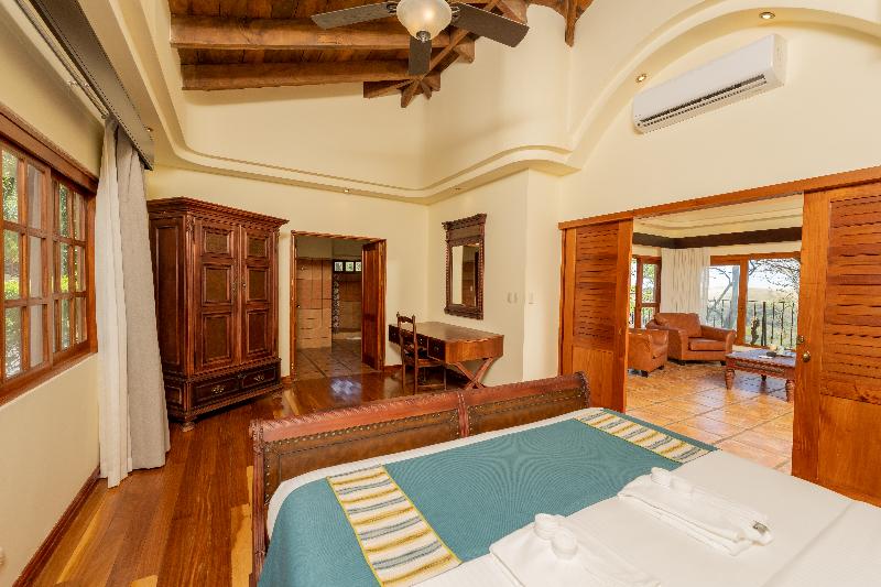 سوییت جونیور, Borinquen Thermal Resort