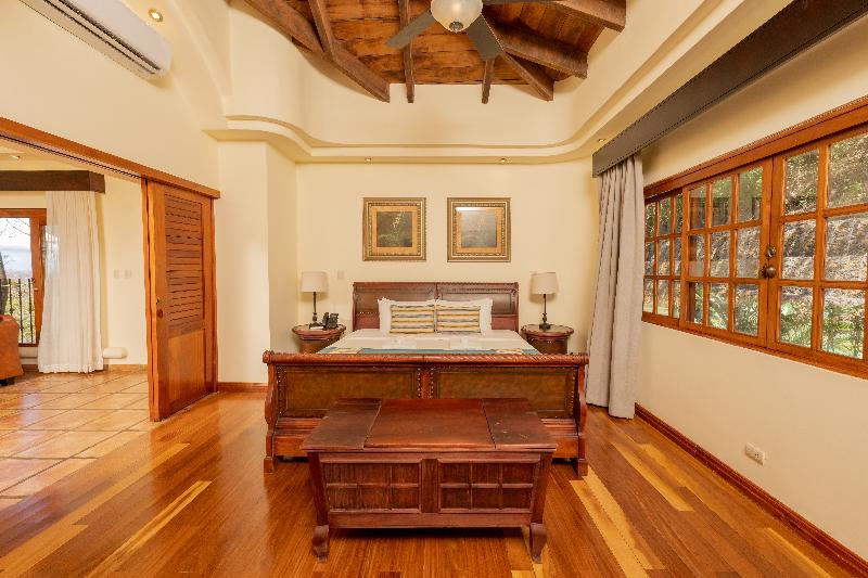 سوییت جونیور, Borinquen Thermal Resort