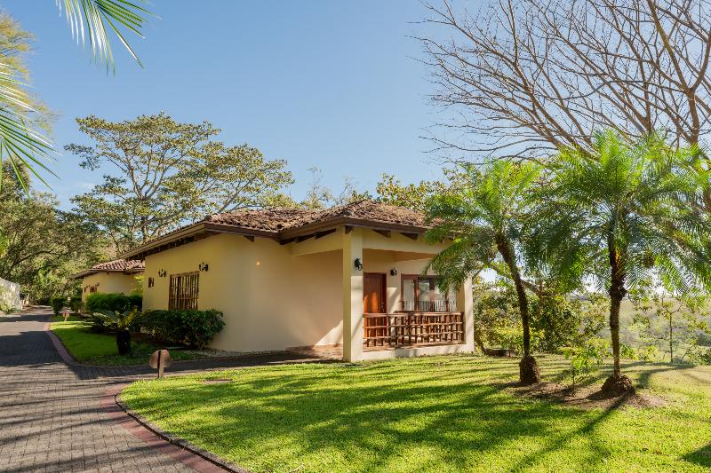 سوییت جونیور, Borinquen Thermal Resort