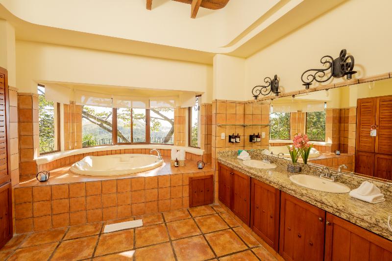 سوییت جونیور, Borinquen Thermal Resort