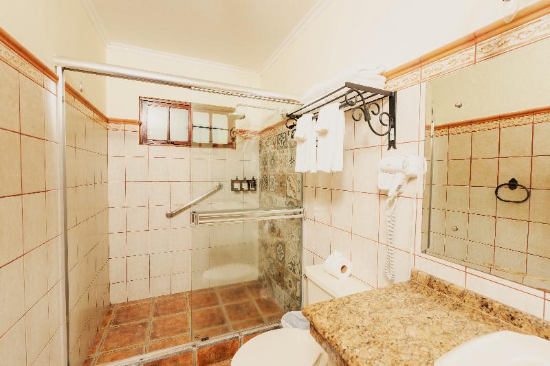 بانگلوی سوپریور, Borinquen Thermal Resort