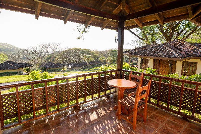 بانگلوی استاندارد, Borinquen Thermal Resort