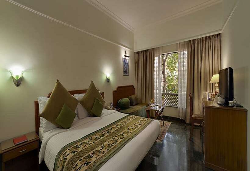 Люкс, Renest Shraddha Inn Shirdi