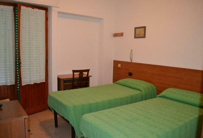 اتاق استاندارد با بالکن, Ferrara