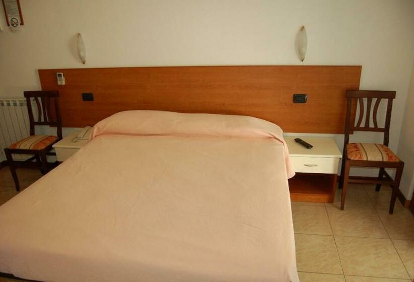 آپارتمان 2 خوابه با بالکن, Ferrara