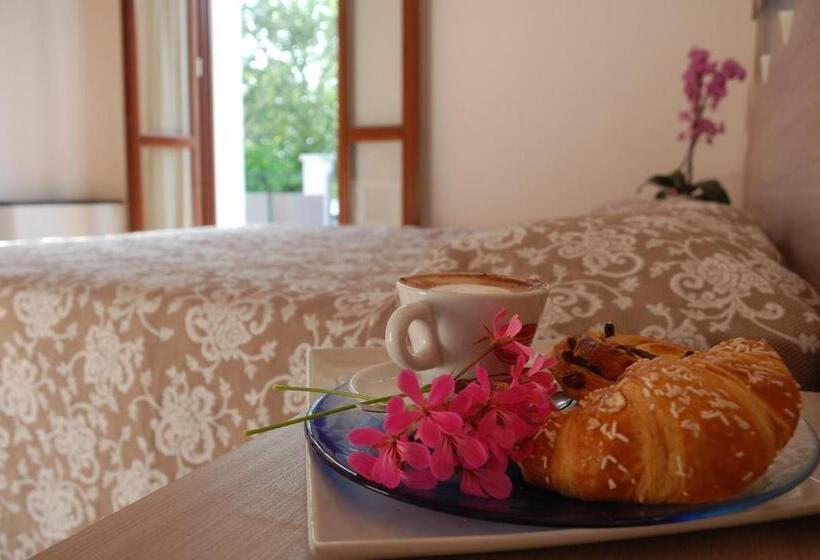 غرفة قياسية مزوَّدة بشُرفة, Villa Robinia