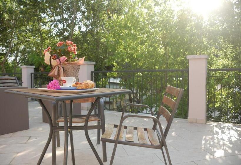 غرفة قياسية ثلاثية مزودة بشرفة, Villa Robinia