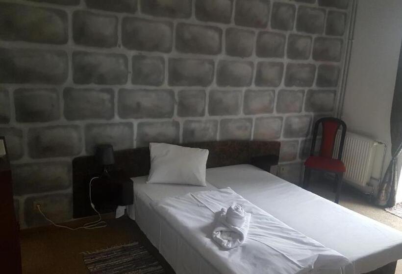 Family Suite, Camelot