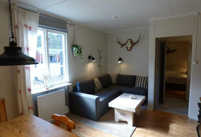 Дом 2 Спальни, Nya Skogsgården Hostel