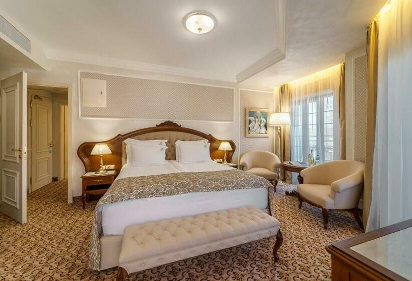 اتاق دلوکس با چشم‌انداز پارک, Residence City Garden   Certificate Of Excellence 3rd Place In Top 10 Best Five Stars City Hotels Fo